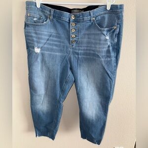 Torrid Bombshell Skinny Slightly Distressed Jeans with Premium Stretch size 22
